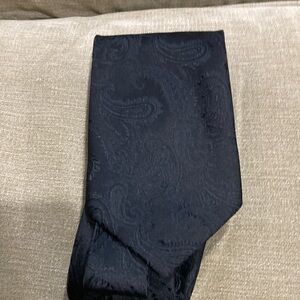 Bernie God 100% silk Elegant Black Paisley Tie